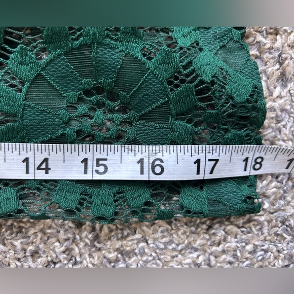 Jessica Howard Emerald Green Lace Dress w/3/4 sleeves and nude lining size 10 - Picture 11 of 14